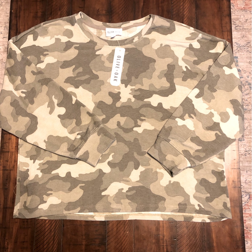 Ladies casual/ lounge top. (XL)